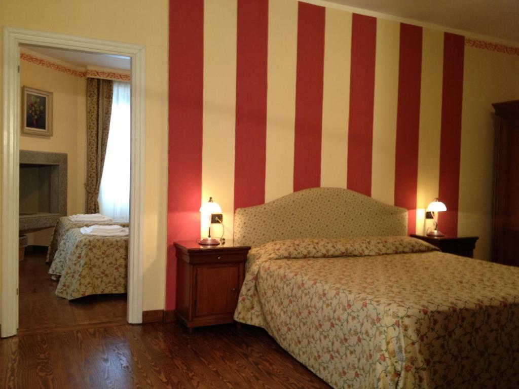 La Dependance Hotel Menaggio Kamer foto