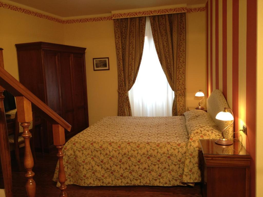 La Dependance Hotel Menaggio Kamer foto