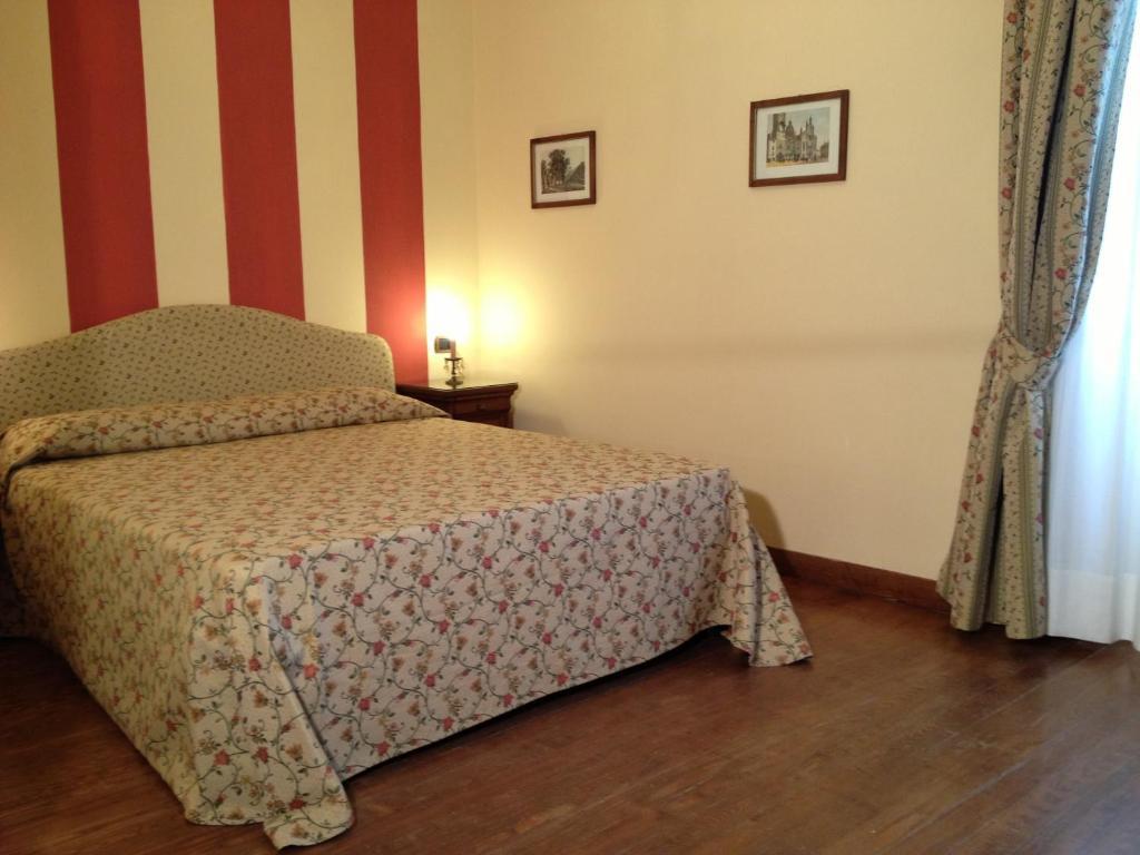 La Dependance Hotel Menaggio Kamer foto