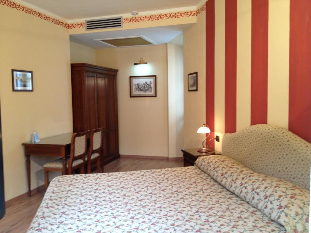 La Dependance Hotel Menaggio Kamer foto