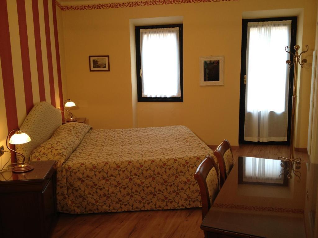 La Dependance Hotel Menaggio Kamer foto